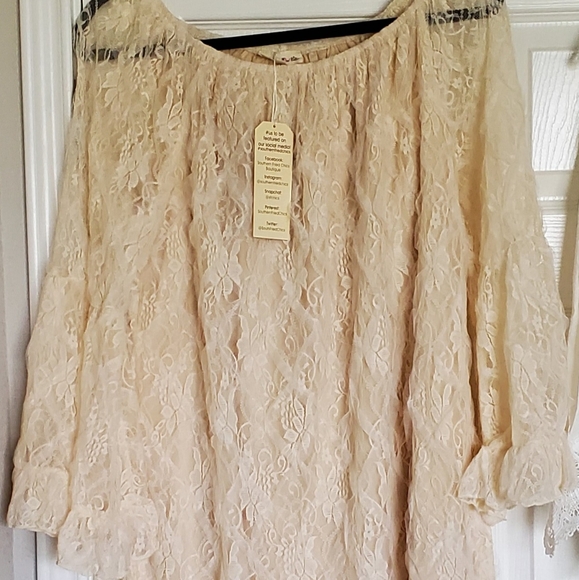 Lace Off-White/Cream Dress - Picture 2 of 3